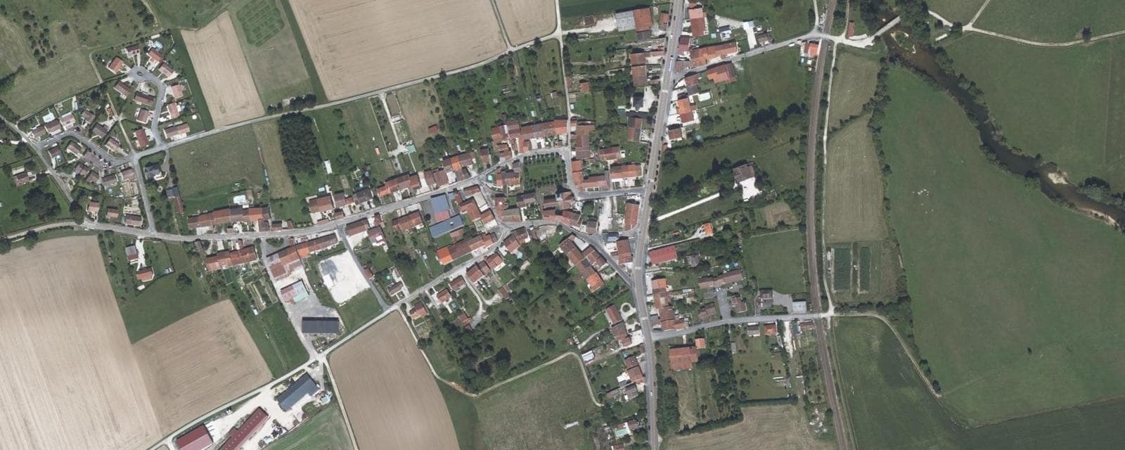 Vue aérienne de Soncourt-sur-Marne (Haute-Marne)