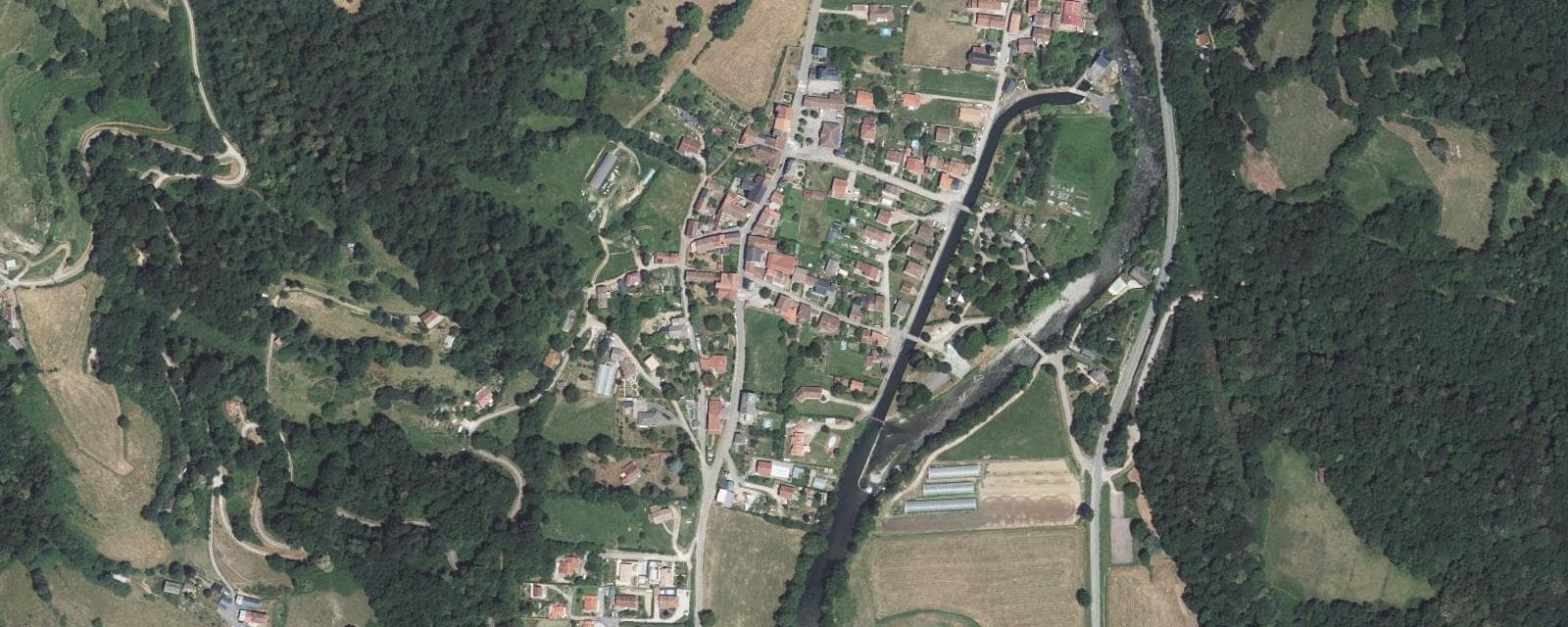 Vue aérienne de Soueix-Rogalle (Ariège)