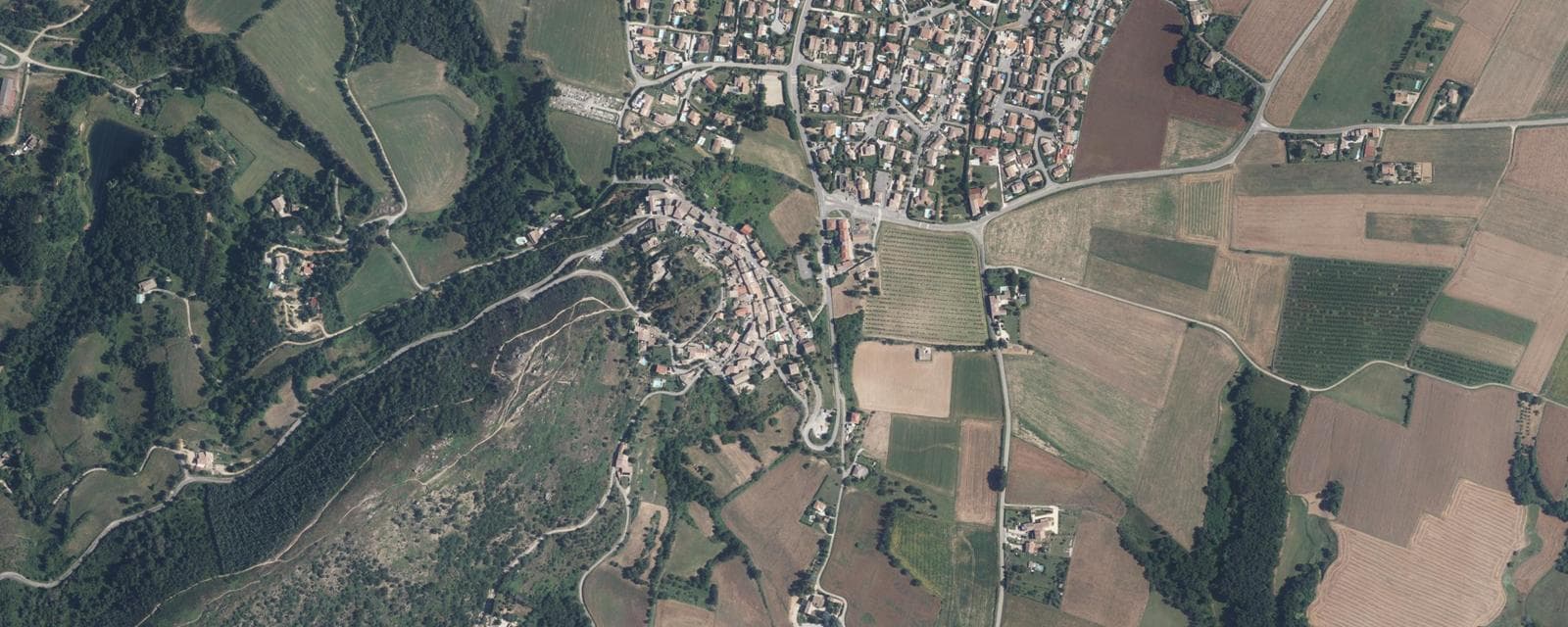 Vue aérienne de Toulaud (Ardèche)