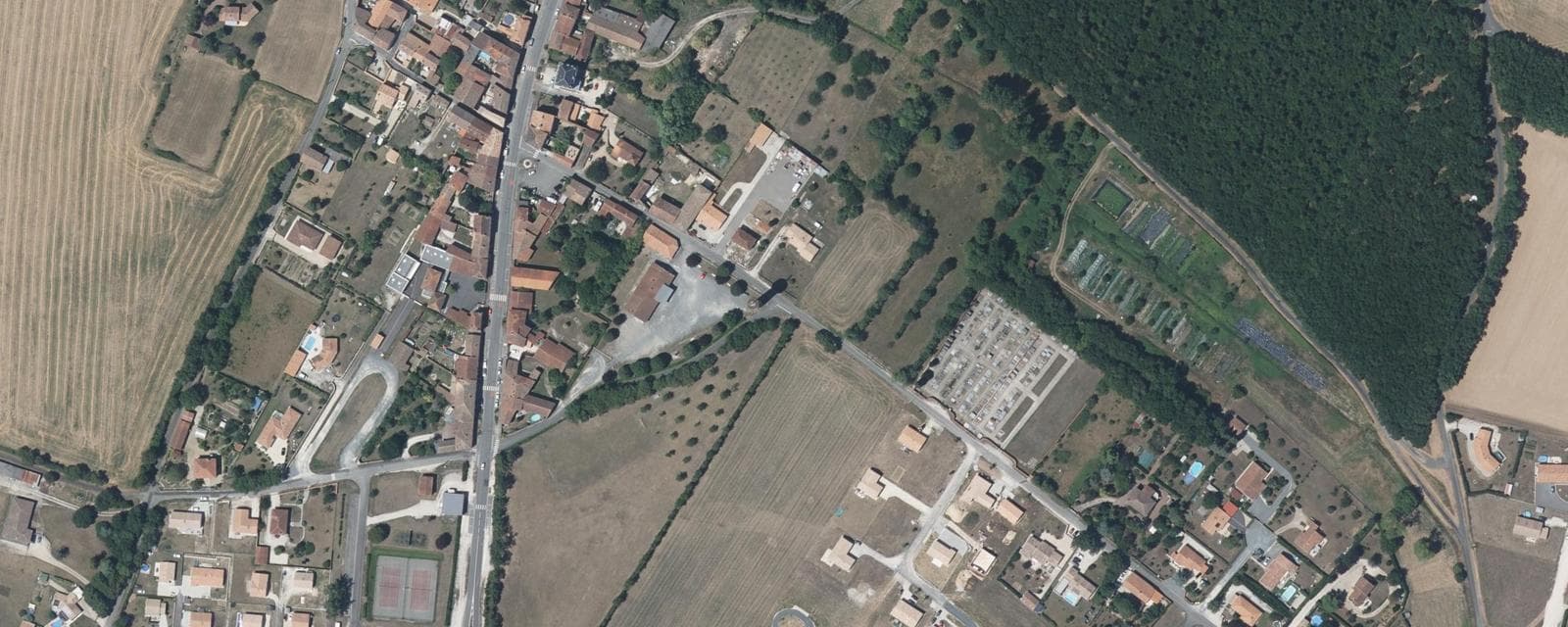Vue aérienne de Tourriers (Charente)