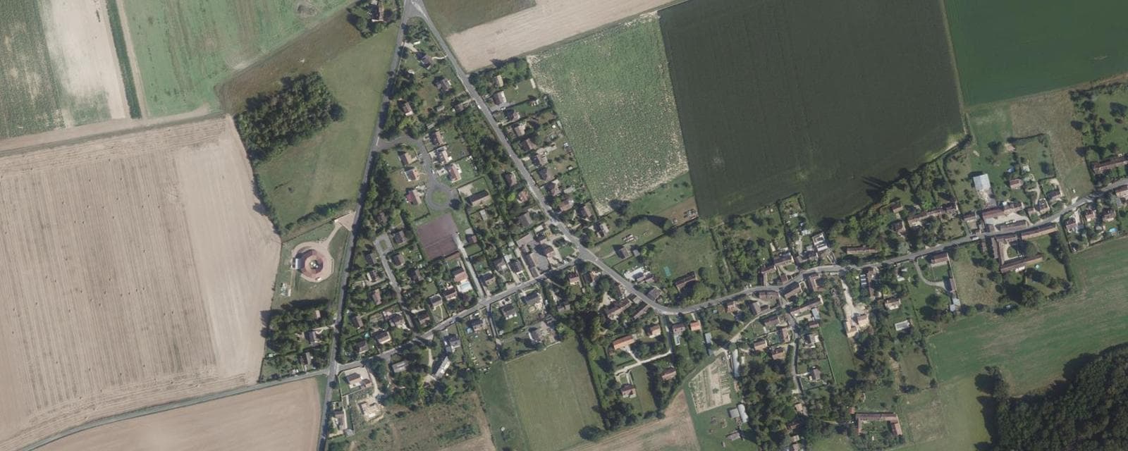 Vue aérienne de Treuzy-Levelay (Seine-et-Marne)