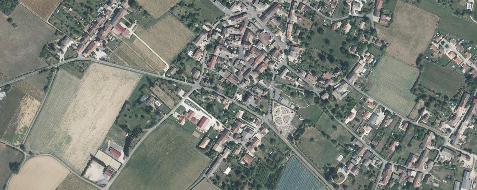 Vue aérienne de Uchizy (Saône-et-Loire)