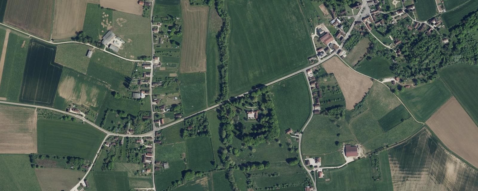 Vue aérienne de Vanlay (Aube)