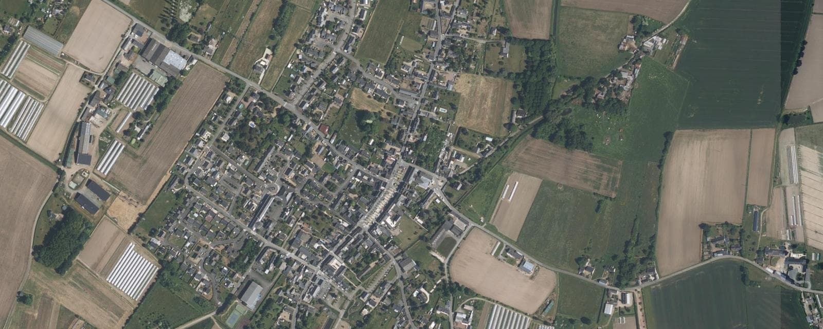 Vue aérienne de Varennes-sur-Loire (Maine-et-Loire)