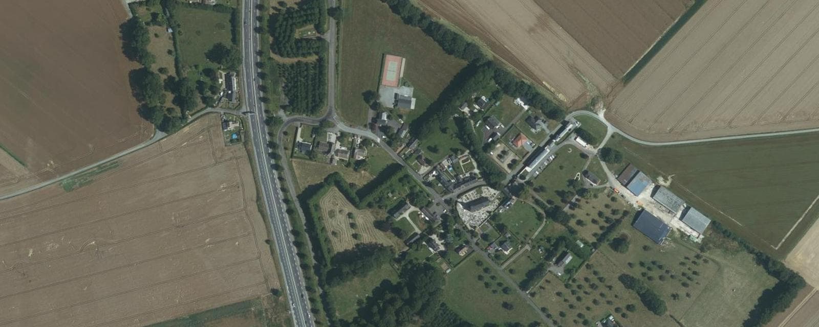 Vue aérienne de Varneville-Bretteville (Seine-Maritime)