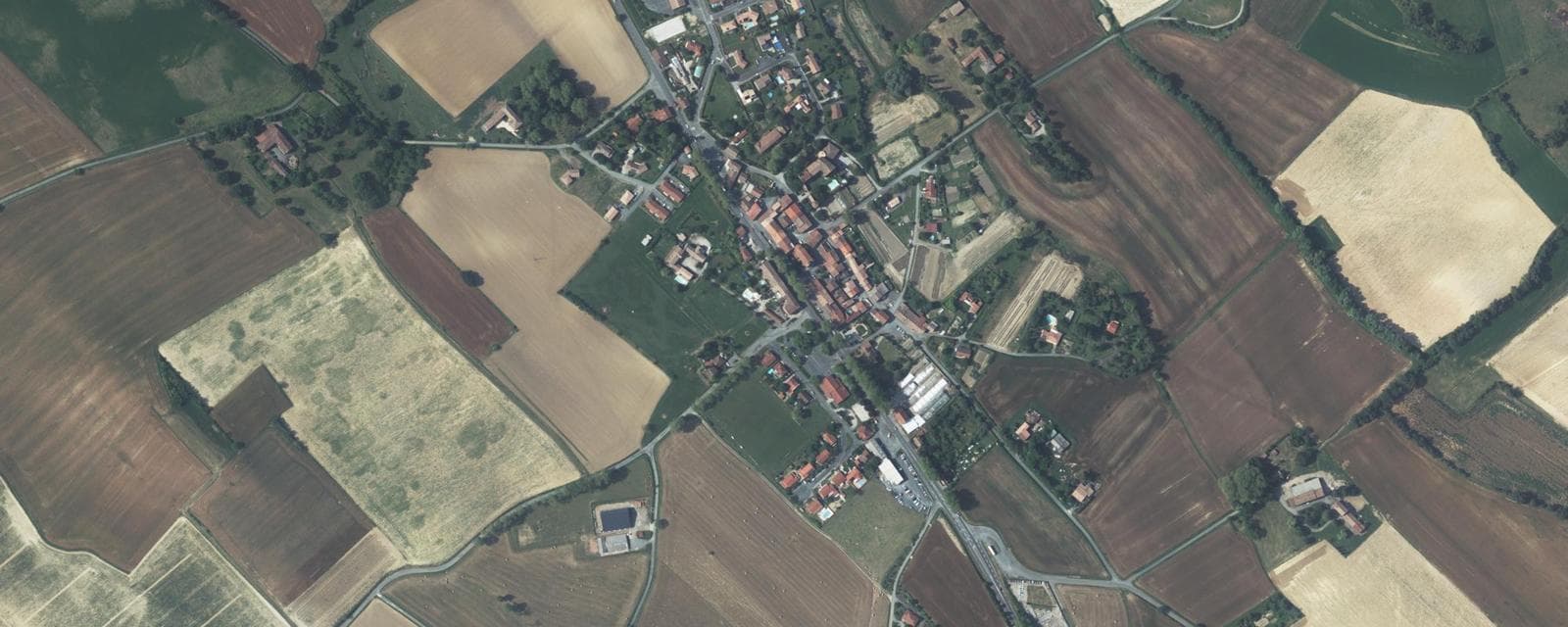 Vue aérienne de Vénès (Tarn)
