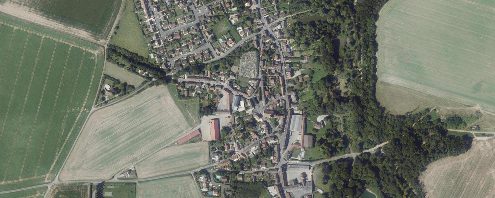 Vue aérienne de Ver-sur-Launette (Oise)