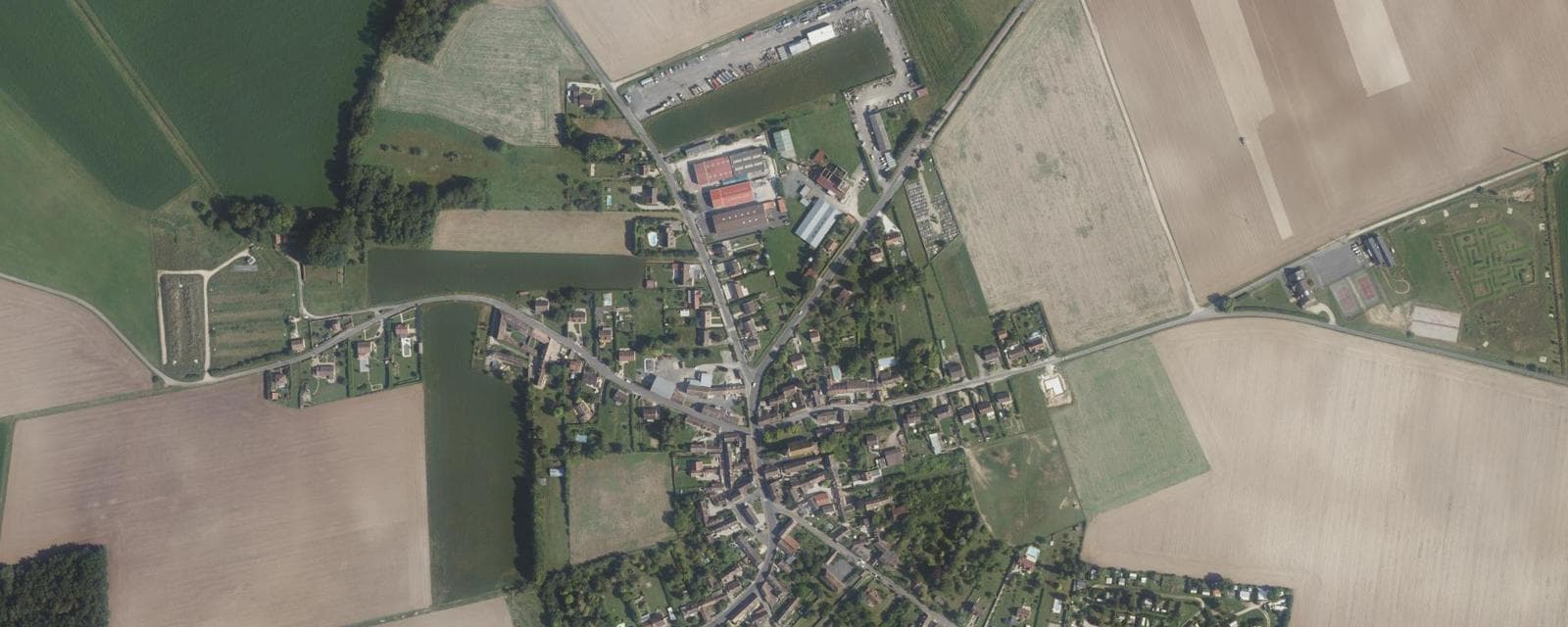 Vue aérienne de Villemer (Seine-et-Marne)