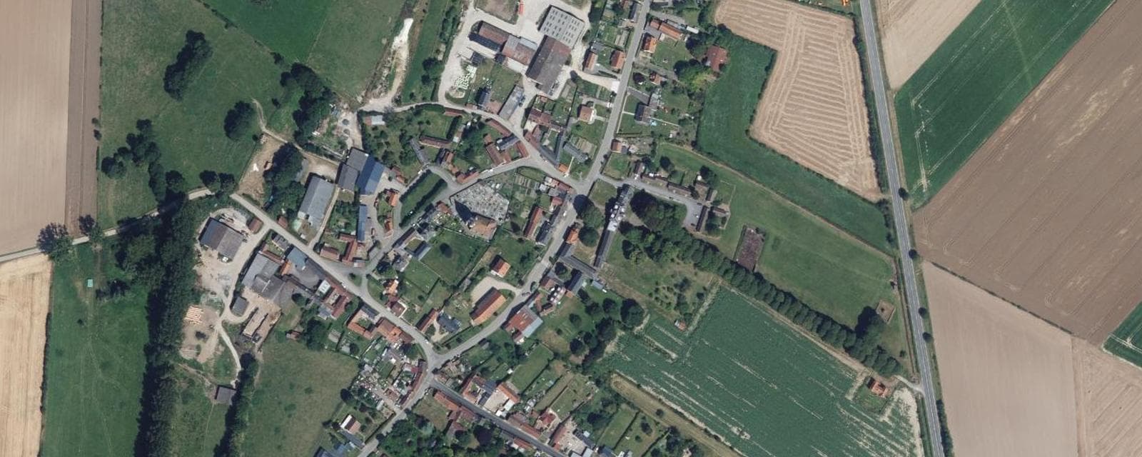 Vue aérienne de Warlus (Somme)