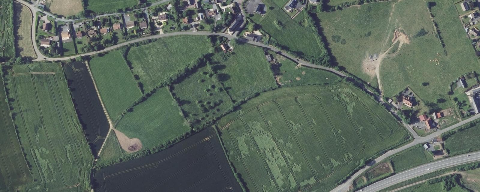 Vue aérienne de Agy (Calvados)