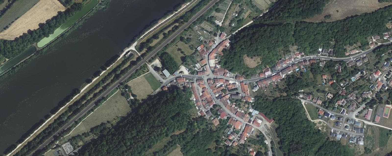 Vue aérienne de Aingeray (Meurthe-et-Moselle)