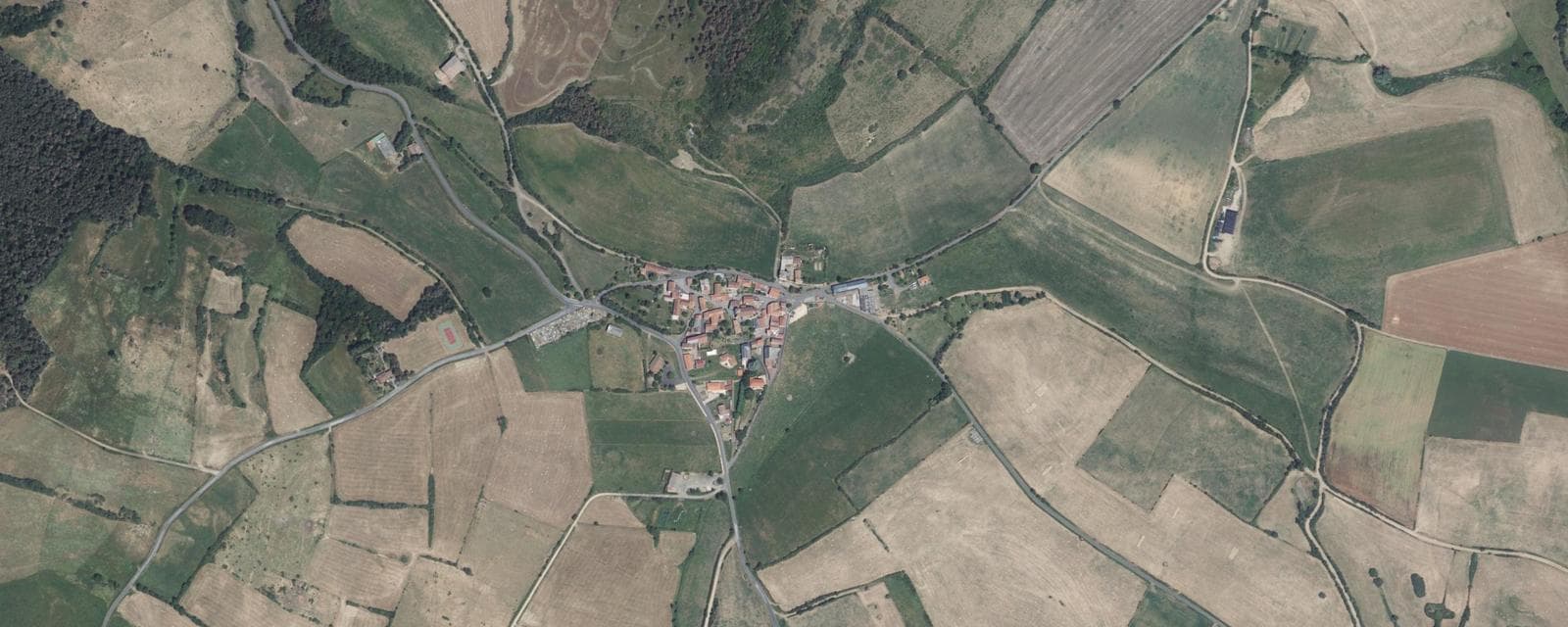 Vue aérienne de Apchat (Puy-de-Dôme)