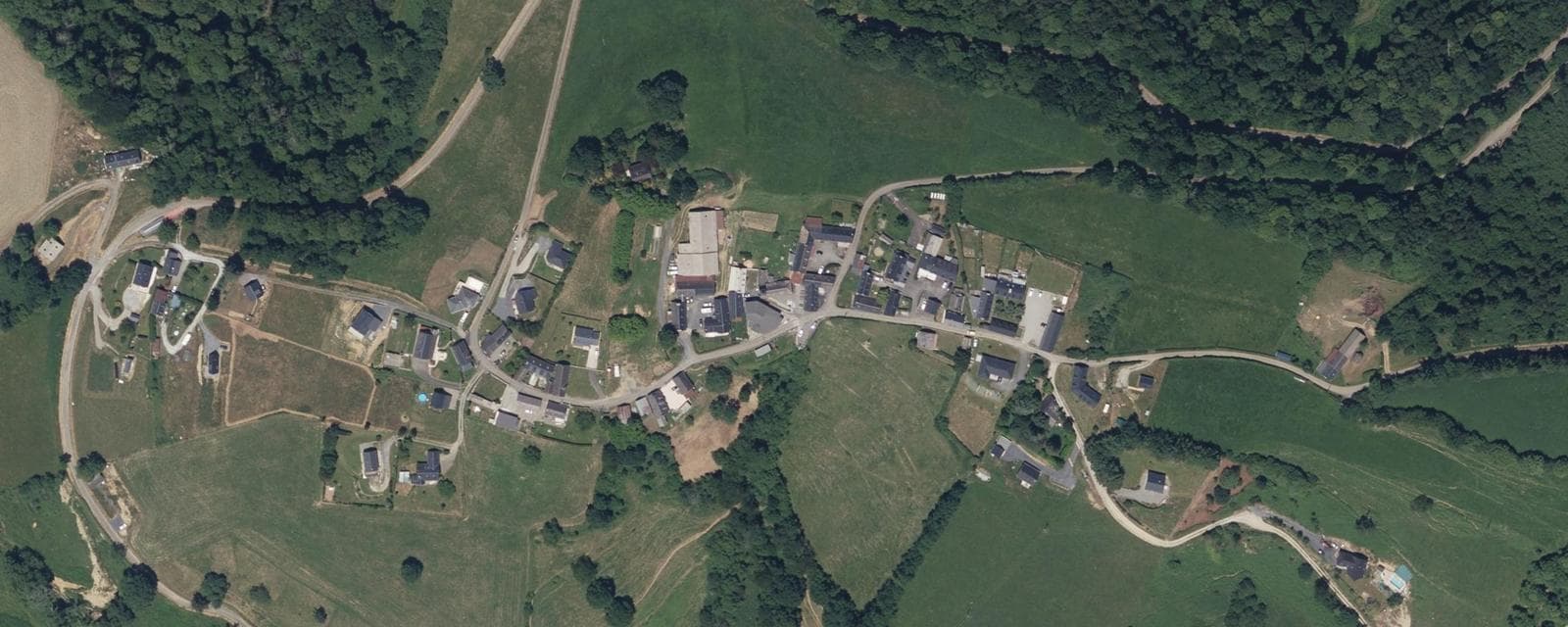 Vue aérienne de Arrodets-ez-Angles (Hautes-Pyrénées)