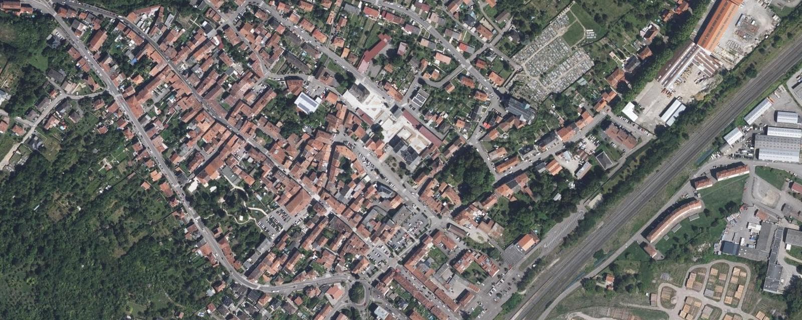 Vue aérienne de Ars-sur-Moselle (Moselle)