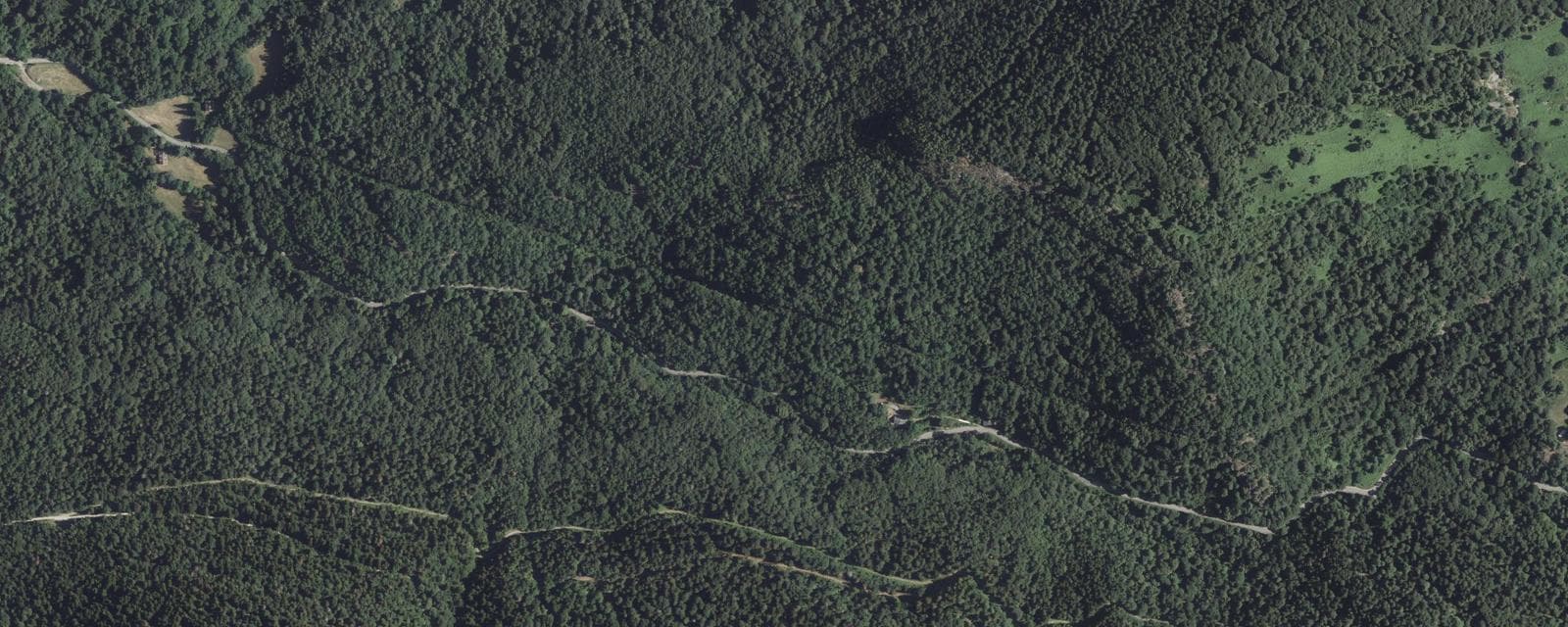 Vue aérienne de Ascou (Ariège)