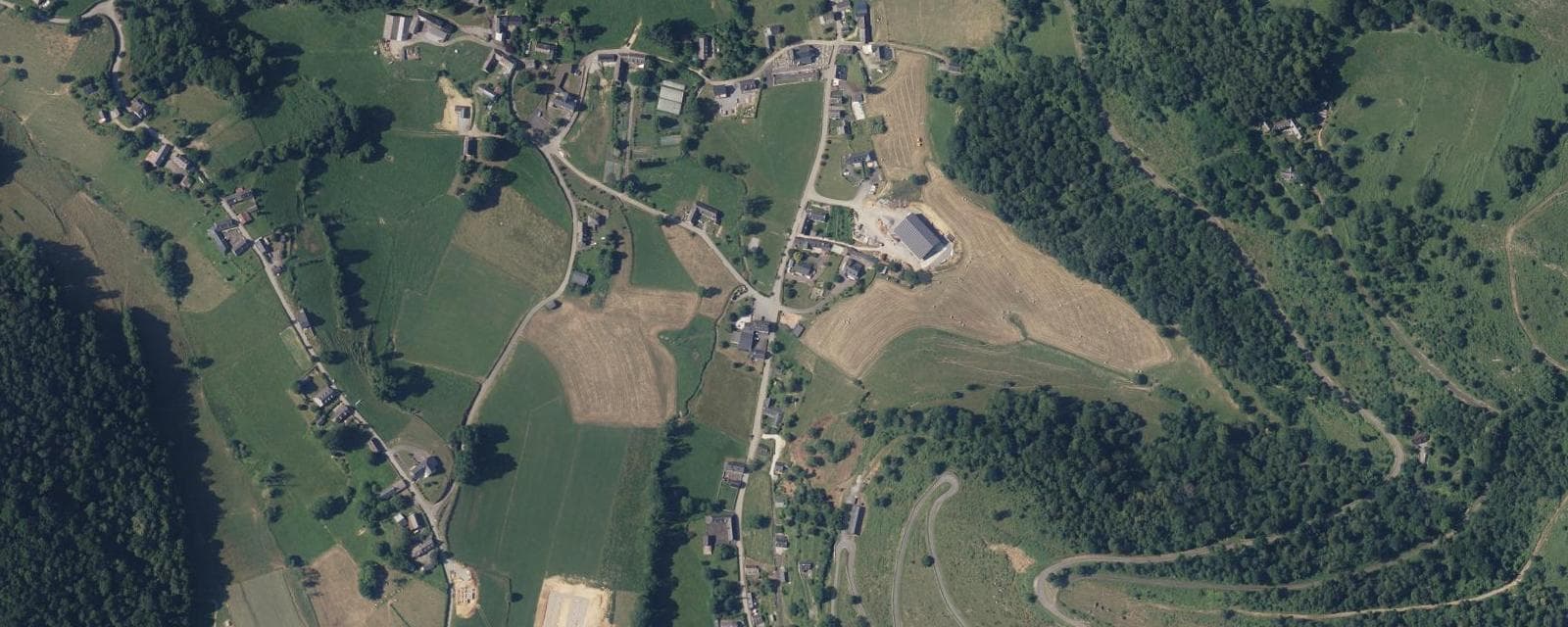 Vue aérienne de Asque (Hautes-Pyrénées)