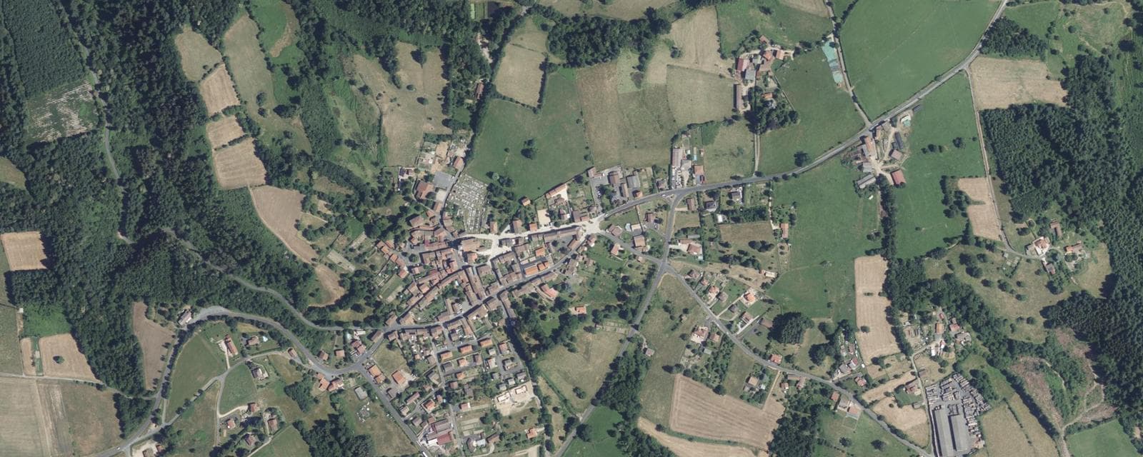 Vue aérienne de Augerolles (Puy-de-Dôme)