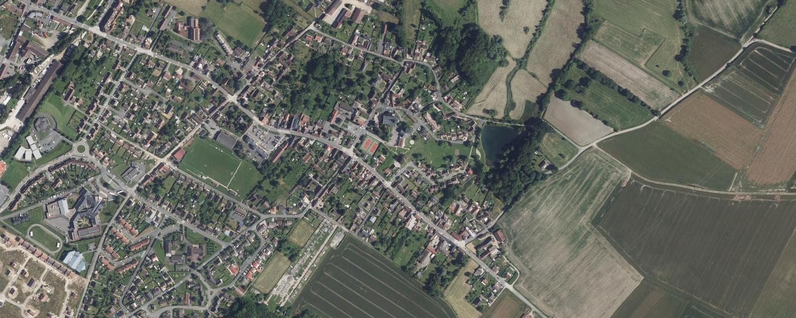 Vue aérienne de Auneuil (Oise)