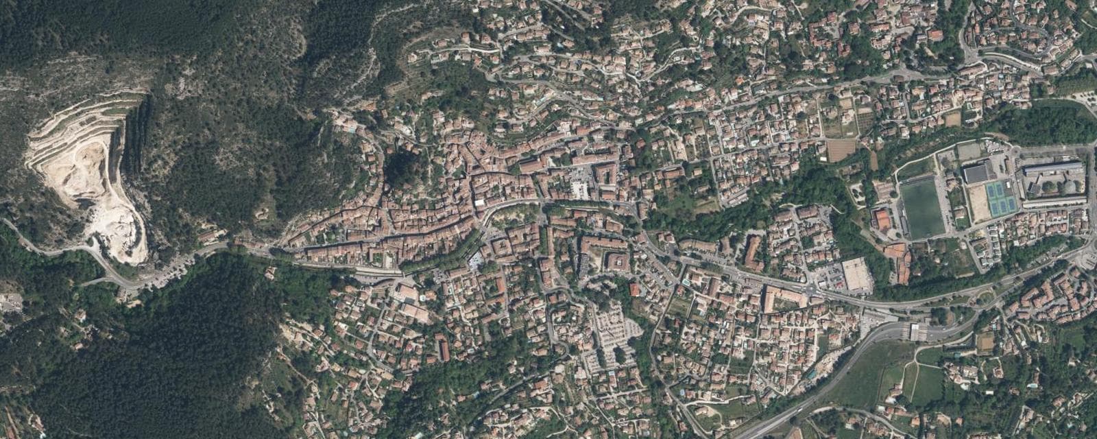 Vue aérienne de Auriol (Bouches-du-Rhône)