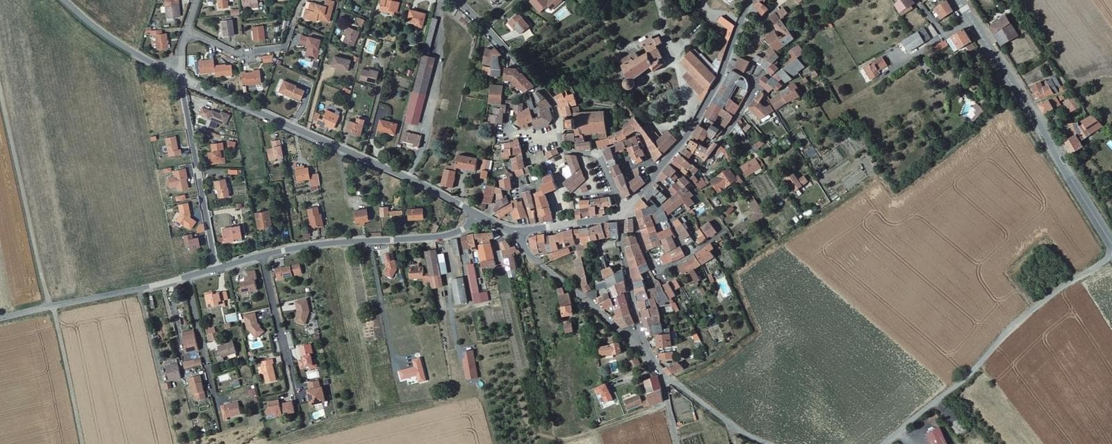 Vue aérienne de Authezat (Puy-de-Dôme)