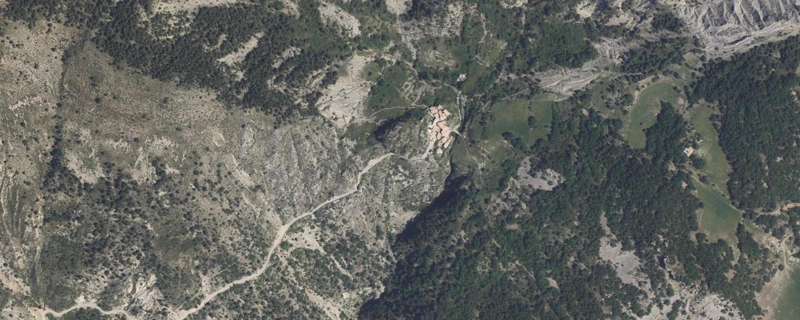 Vue aérienne de Auvare (Alpes-Maritimes)