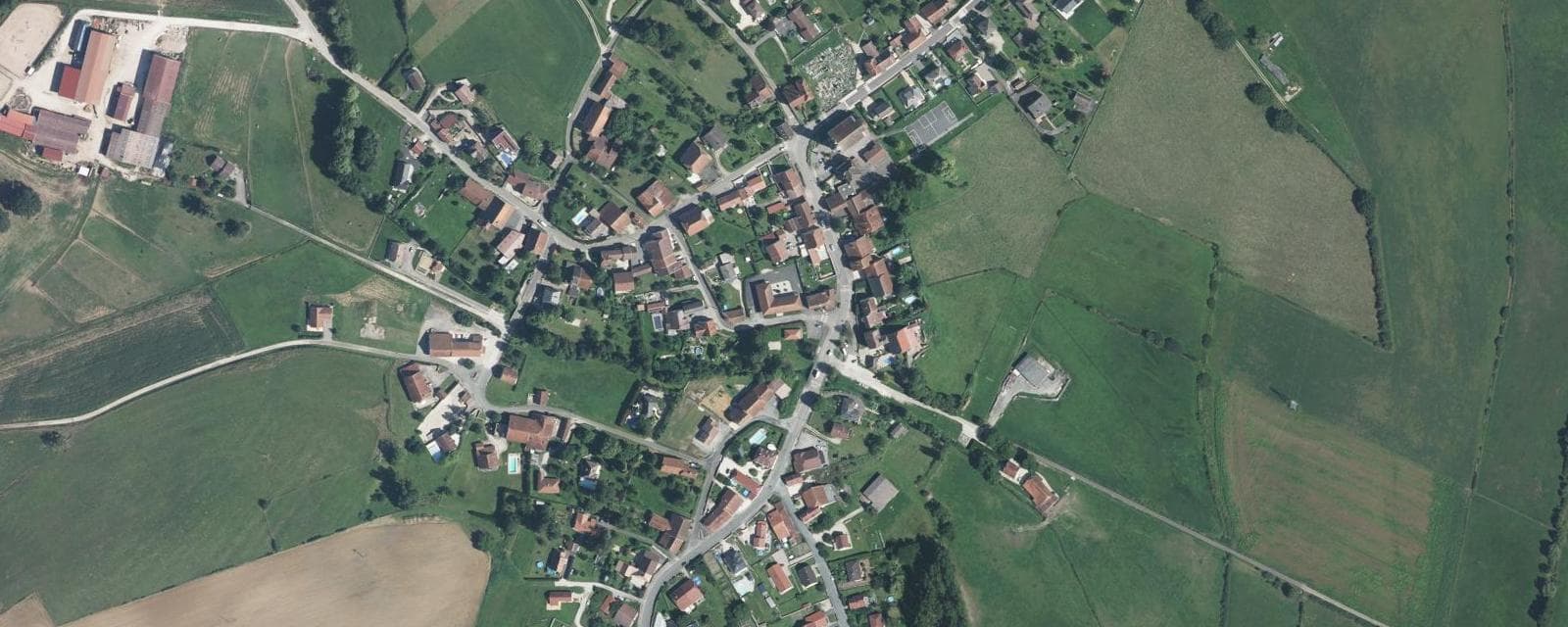 Vue aérienne de Auxon (Haute-Saône)
