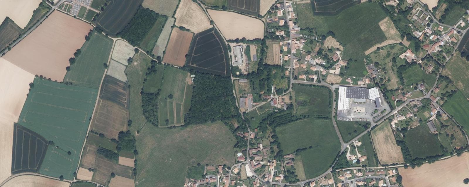 Vue aérienne de Azay-le-Brûlé (Deux-Sèvres)