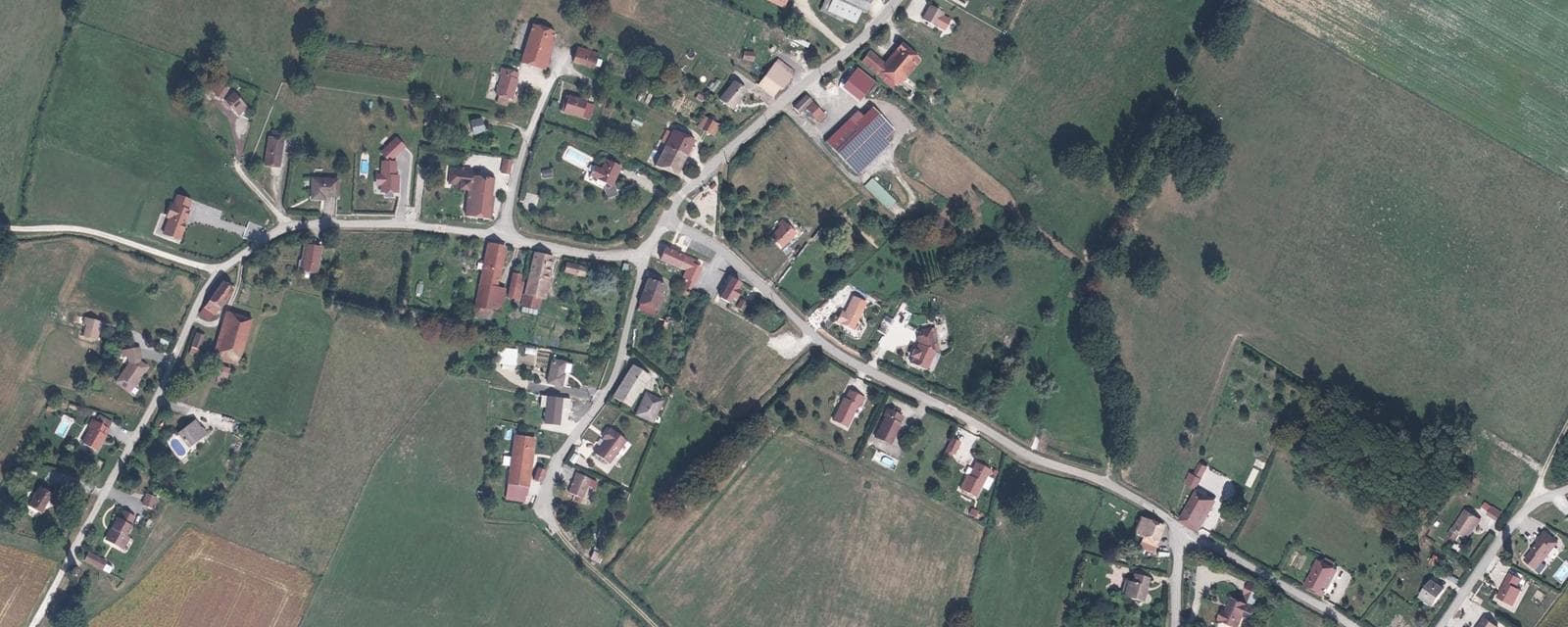 Vue aérienne de Bans (Jura)
