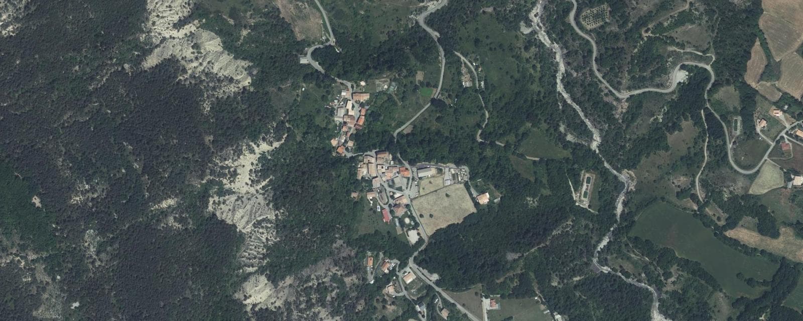 Vue aérienne de Barcillonnette (Hautes-Alpes)