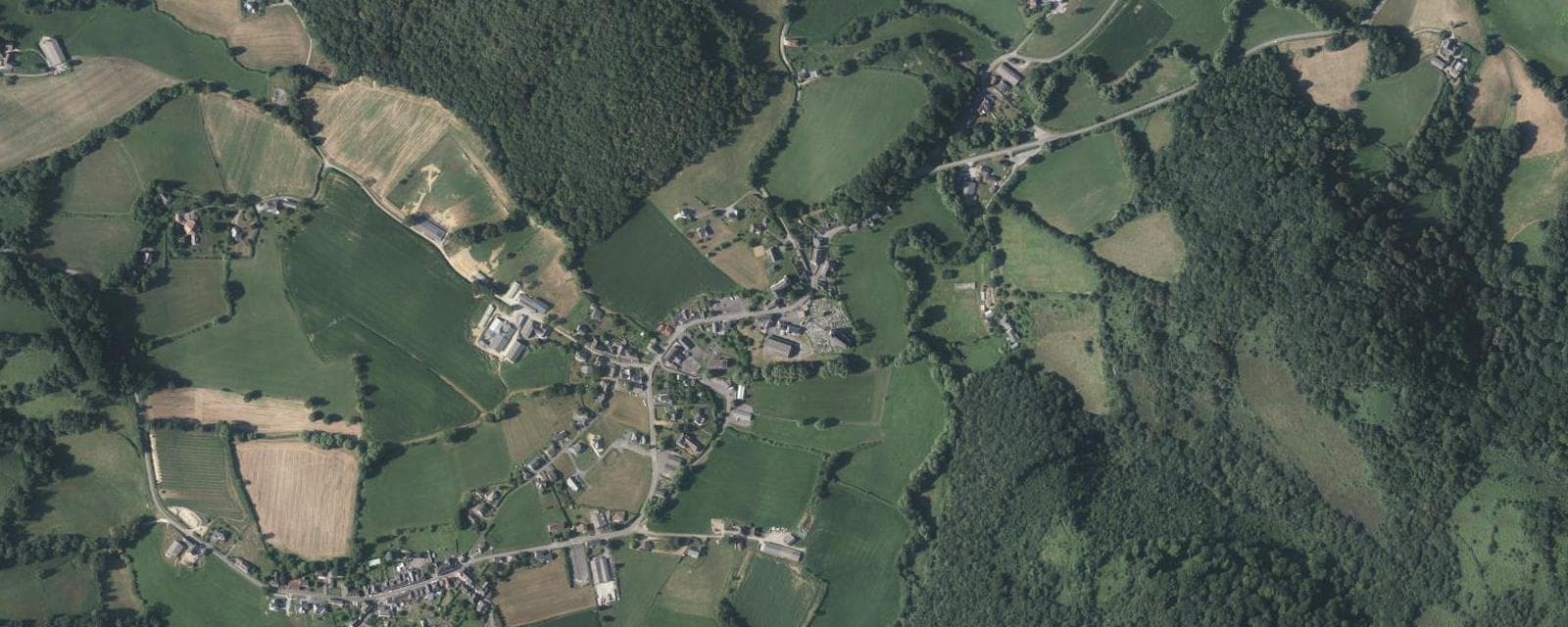 Vue aérienne de Barcus (Pyrénées-Atlantiques)
