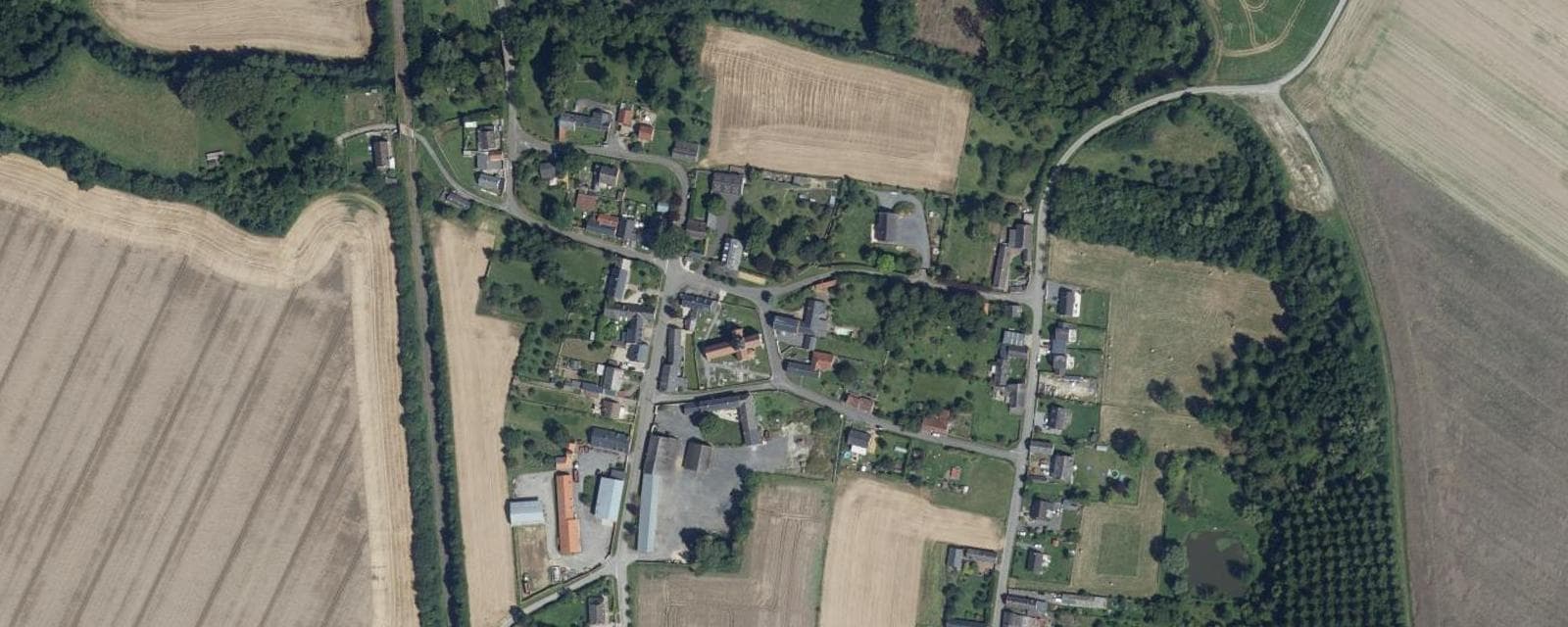 Vue aérienne de Barenton-sur-Serre (Aisne)