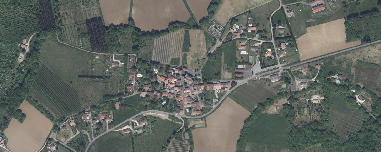 Vue aérienne de Bazens (Lot-et-Garonne)