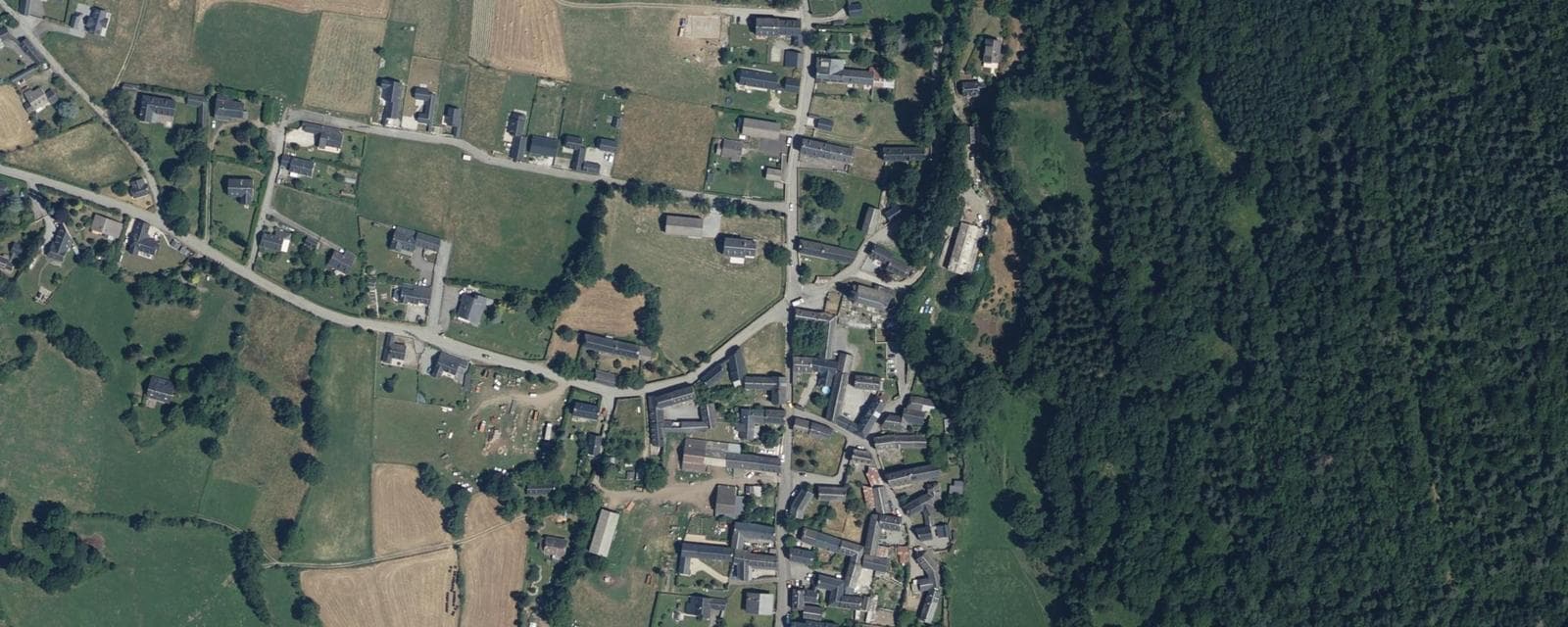 Vue aérienne de Bazus-Aure (Hautes-Pyrénées)