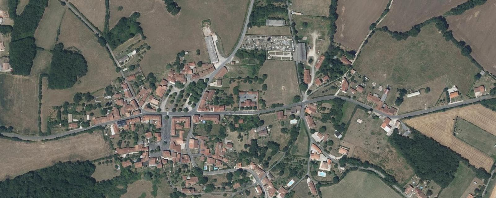 Vue aérienne de Beaulieu-sur-Sonnette (Charente)