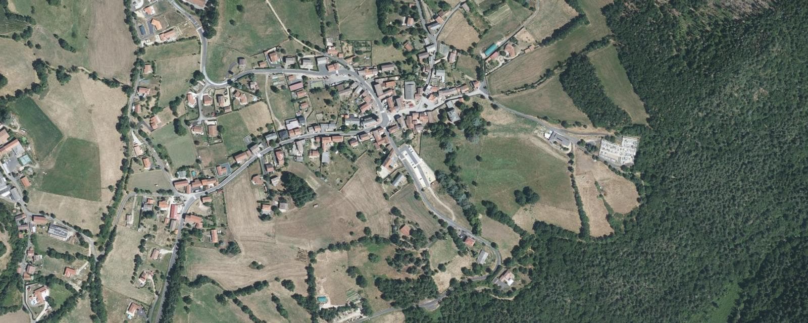 Vue aérienne de Beaux (Haute-Loire)