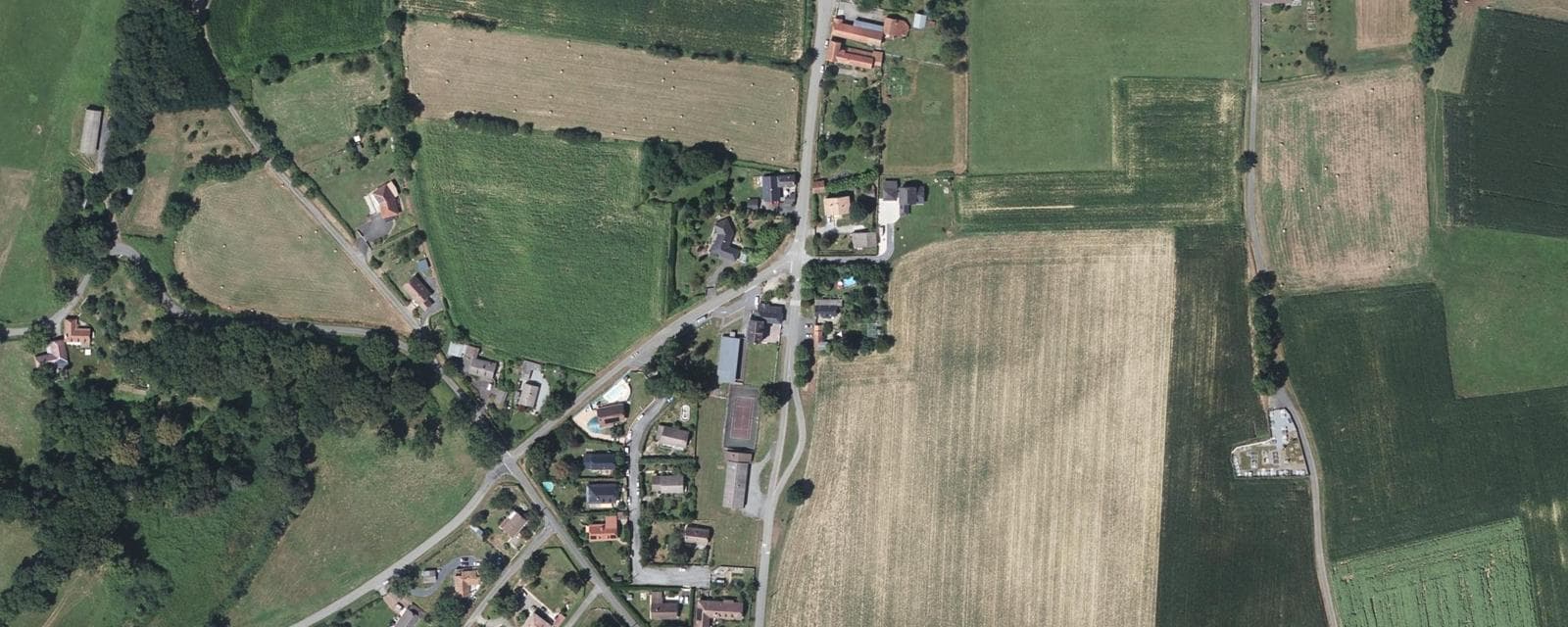 Vue aérienne de Bédeille (Pyrénées-Atlantiques)
