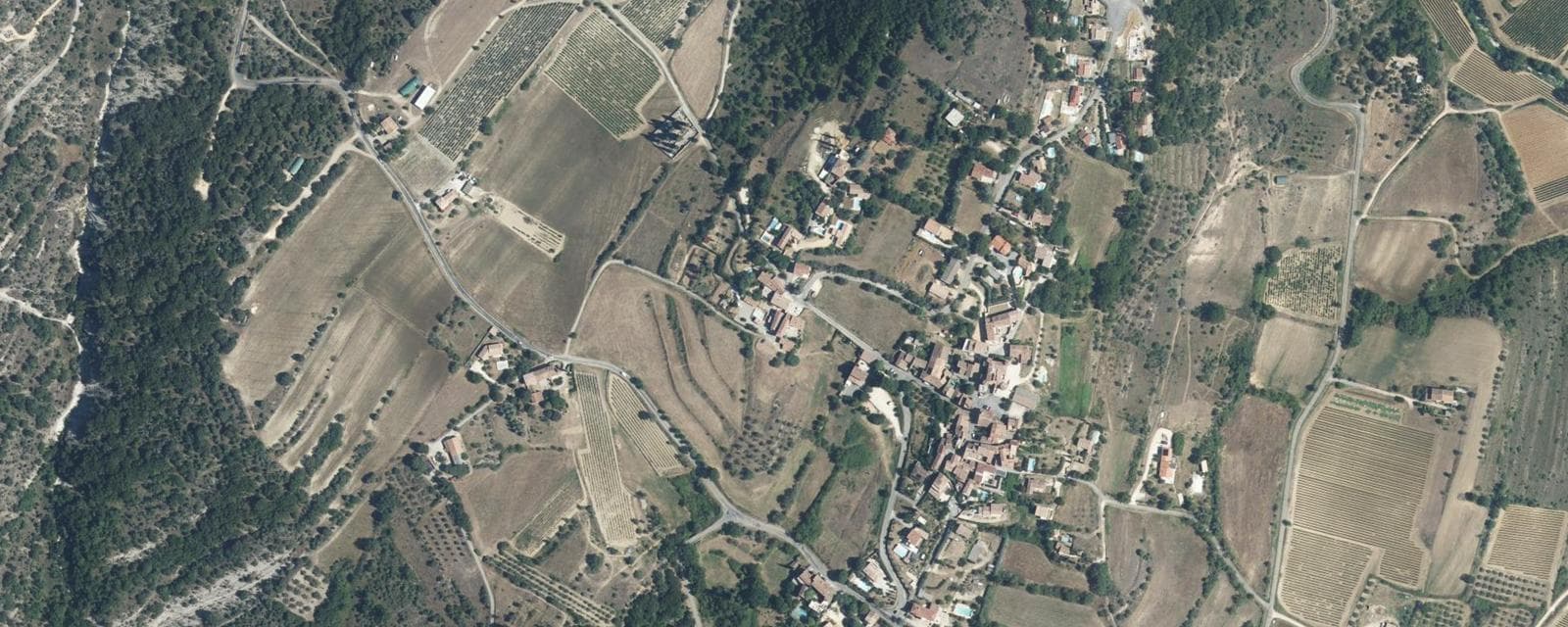 Vue aérienne de Bessas (Ardèche)