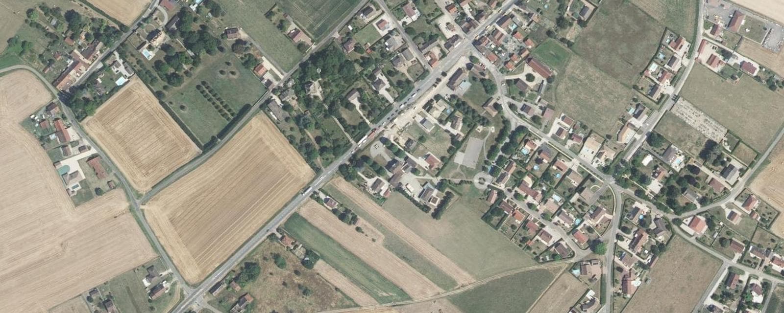 Vue aérienne de Bey (Saône-et-Loire)