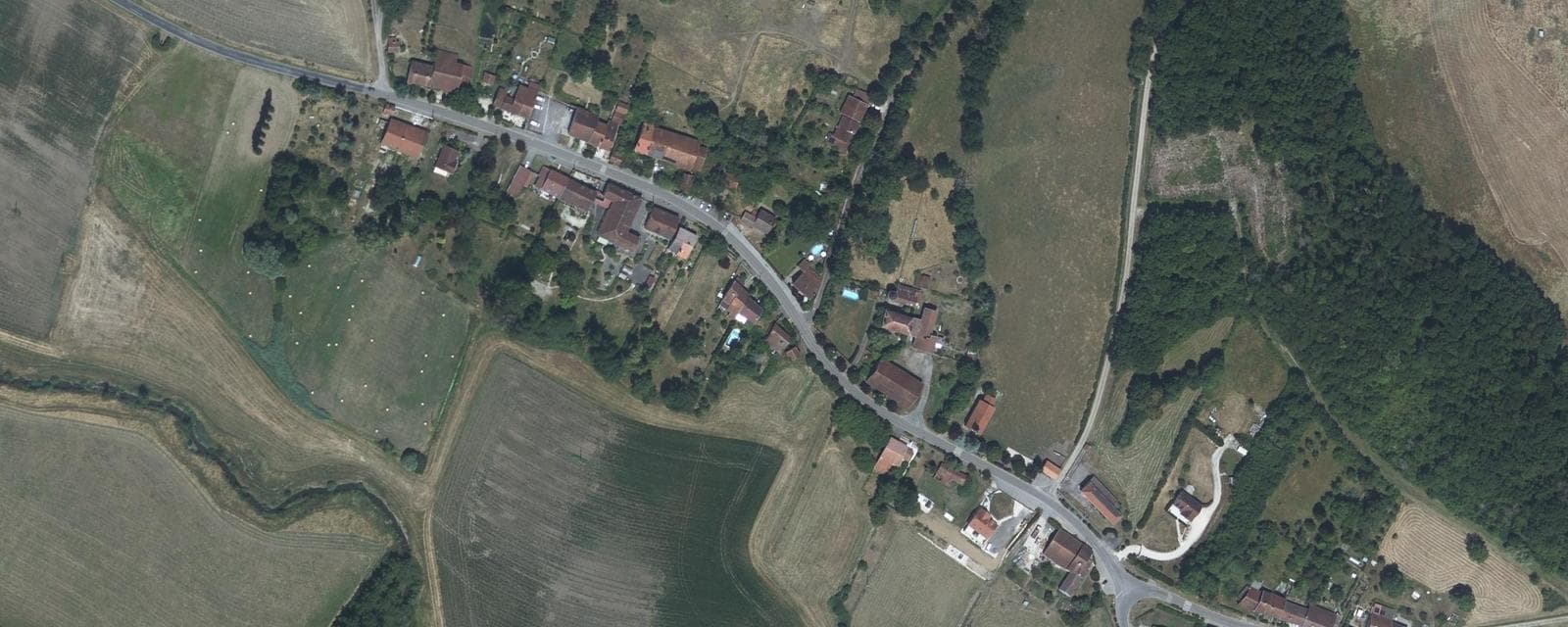 Vue aérienne de Bize (Haute-Marne)
