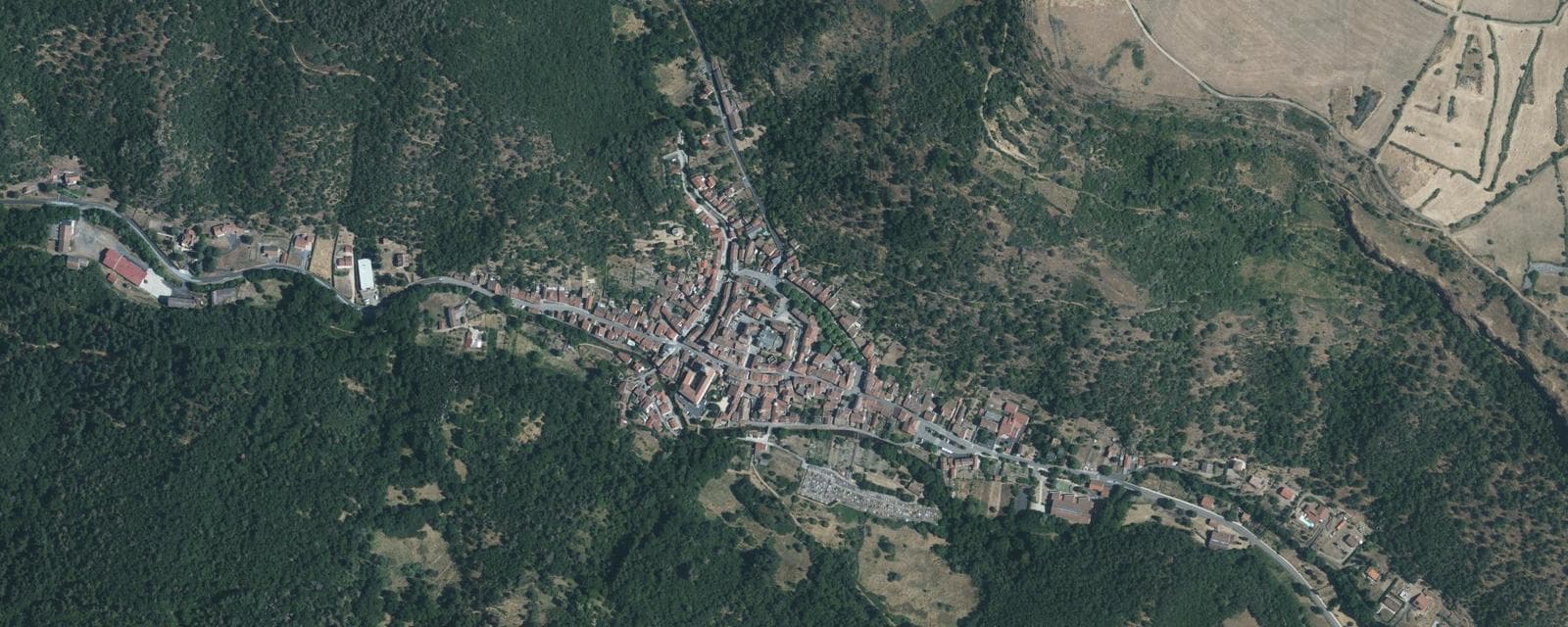 Vue aérienne de Blesle (Haute-Loire)