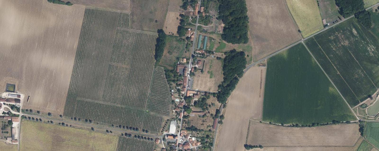 Vue aérienne de Bors (Canton de Tude-et-Lavalette) (Charente)