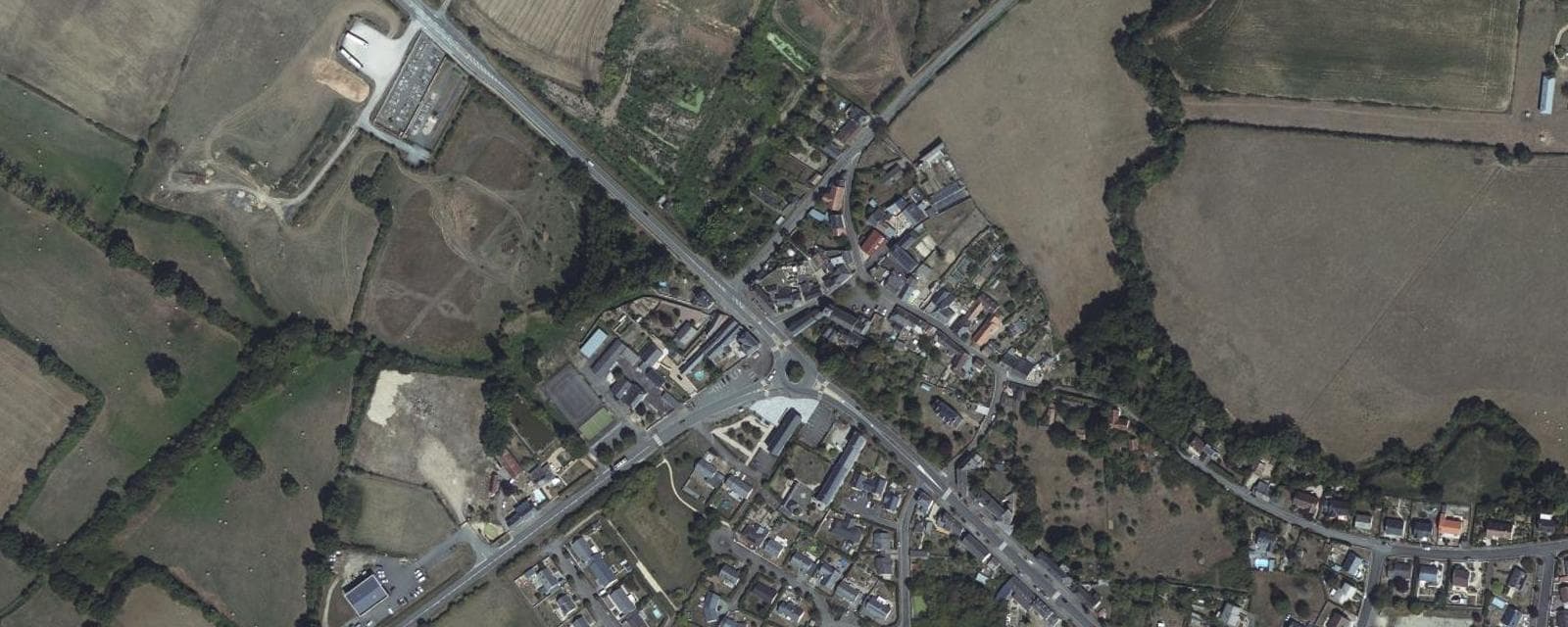 Vue aérienne de Bouessay (Mayenne)