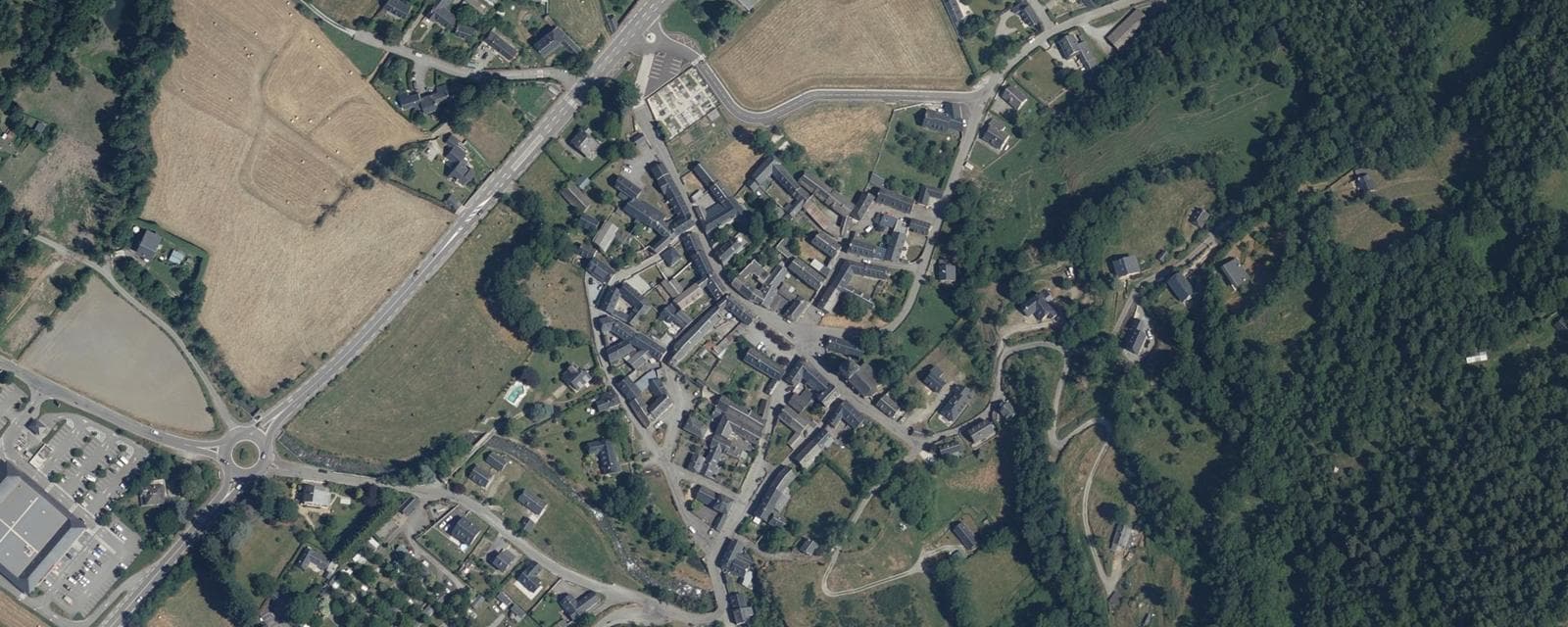 Vue aérienne de Bourisp (Hautes-Pyrénées)