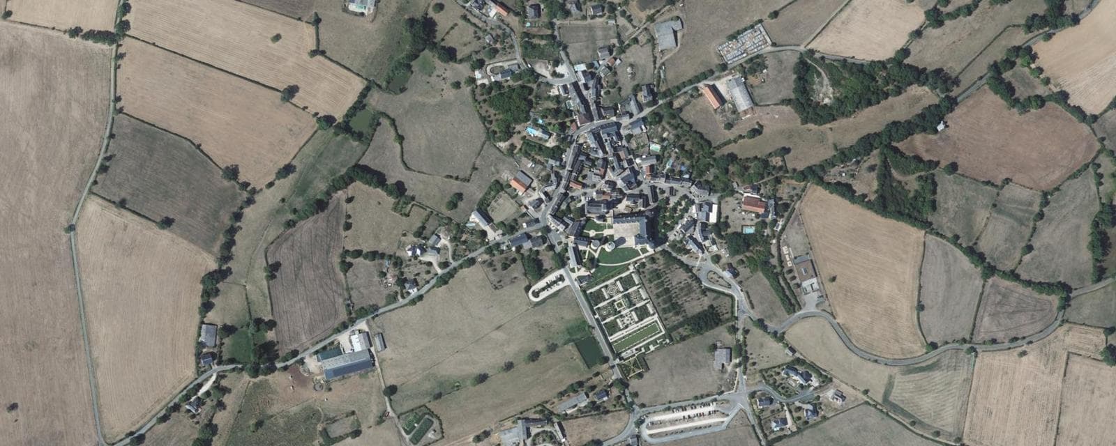 Vue aérienne de Bournazel (Aveyron)
