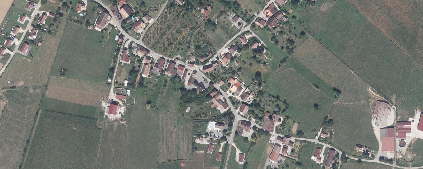 Vue aérienne de Brainans (Jura)