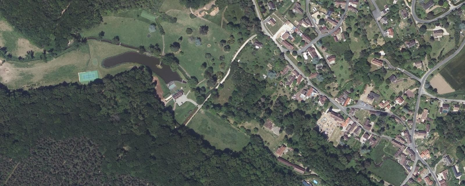 Vue aérienne de Bréchamps (Eure-et-Loir)