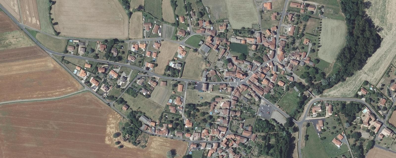Vue aérienne de Brenat (Puy-de-Dôme)