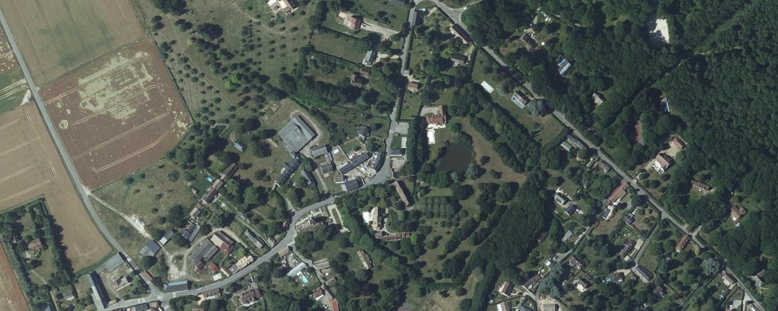 Vue aérienne de Bretagnolles (Eure)