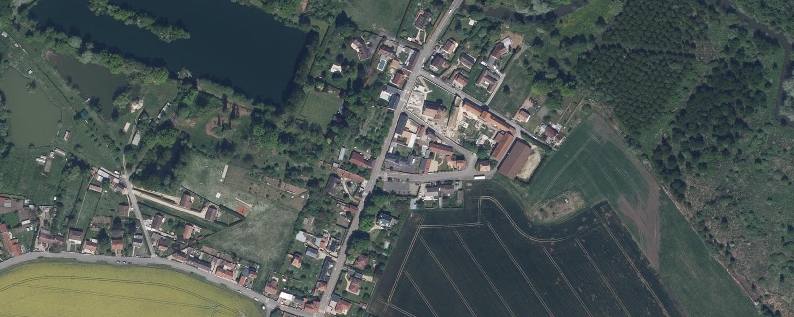 Vue aérienne de Breuil-sur-Vesle (Marne)