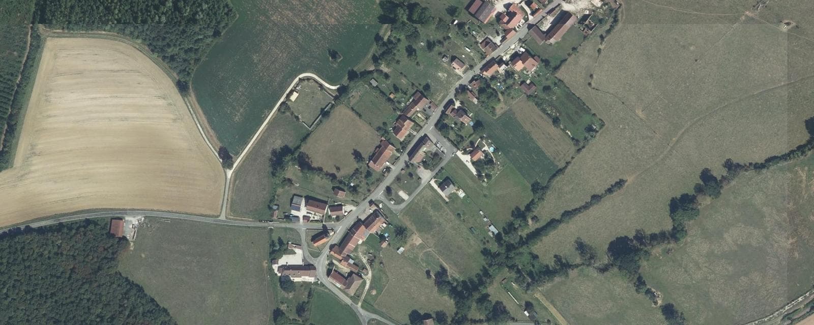 Vue aérienne de Broye-les-Loups-et-Verfontaine (Haute-Saône)